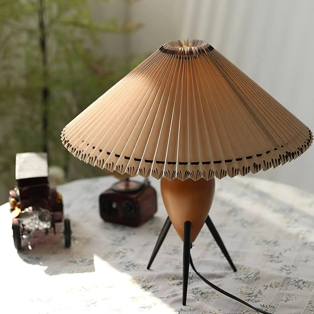 Makie Table Lamp