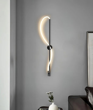 Leto Wall Lamp
