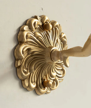 Putti Statuettes Brass Wall Lamp