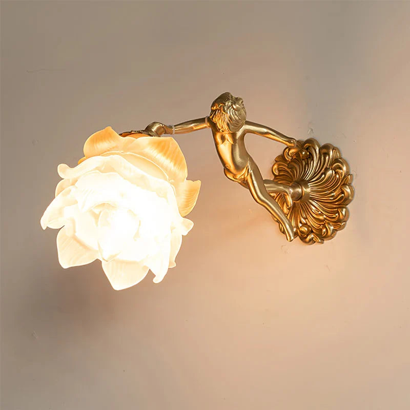 Putti Statuettes Brass Wall Lamp
