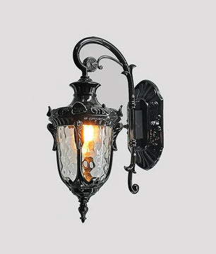 Heritage Outdoor Wall Lamp