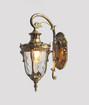 Heritage Outdoor Wall Lamp