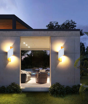 Helix Wall Lamp