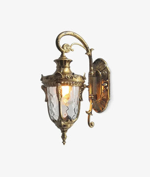 Heritage Outdoor Wall Lamp