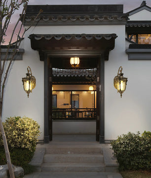 Heritage Outdoor Wall Lamp