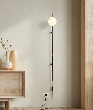 Lynea Wall Lamp