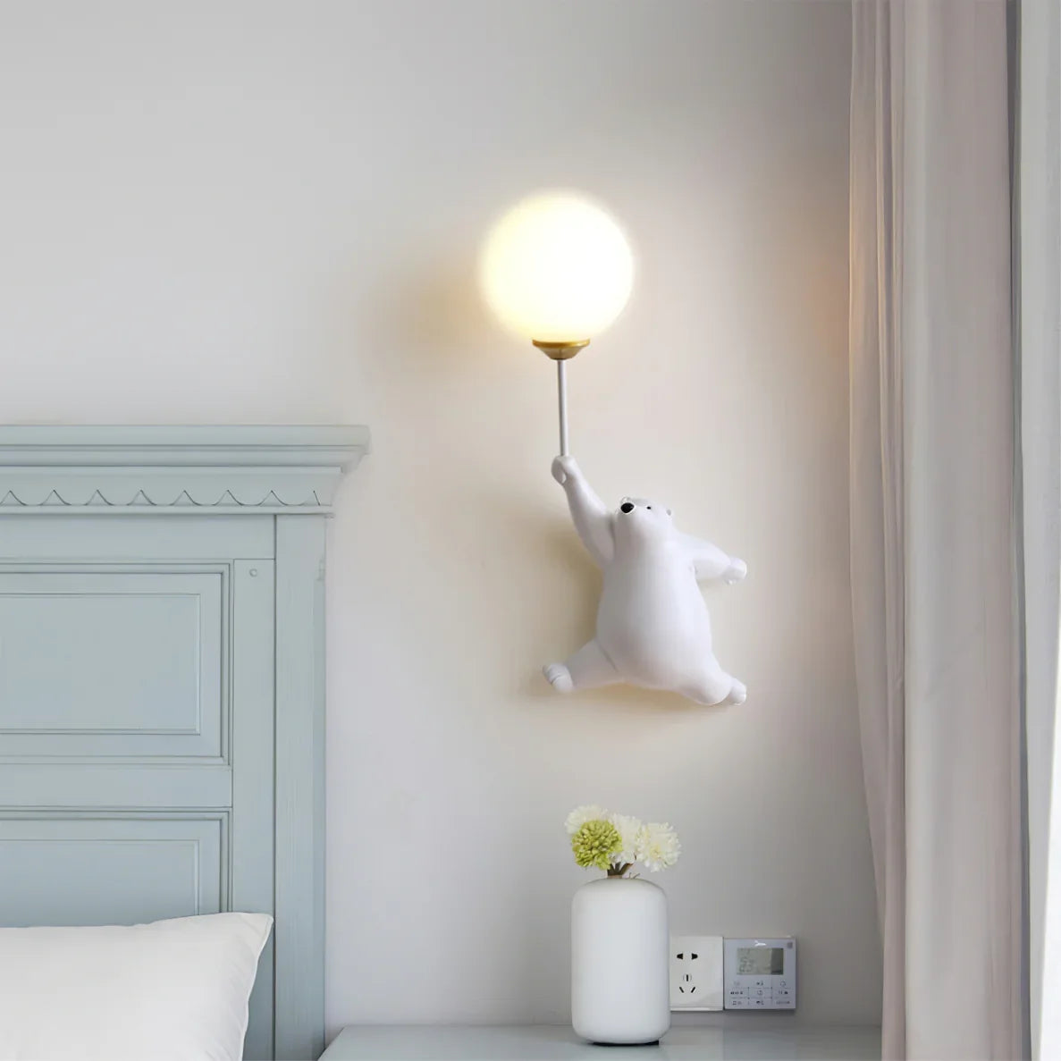 Bear Balloon Wall Lamp