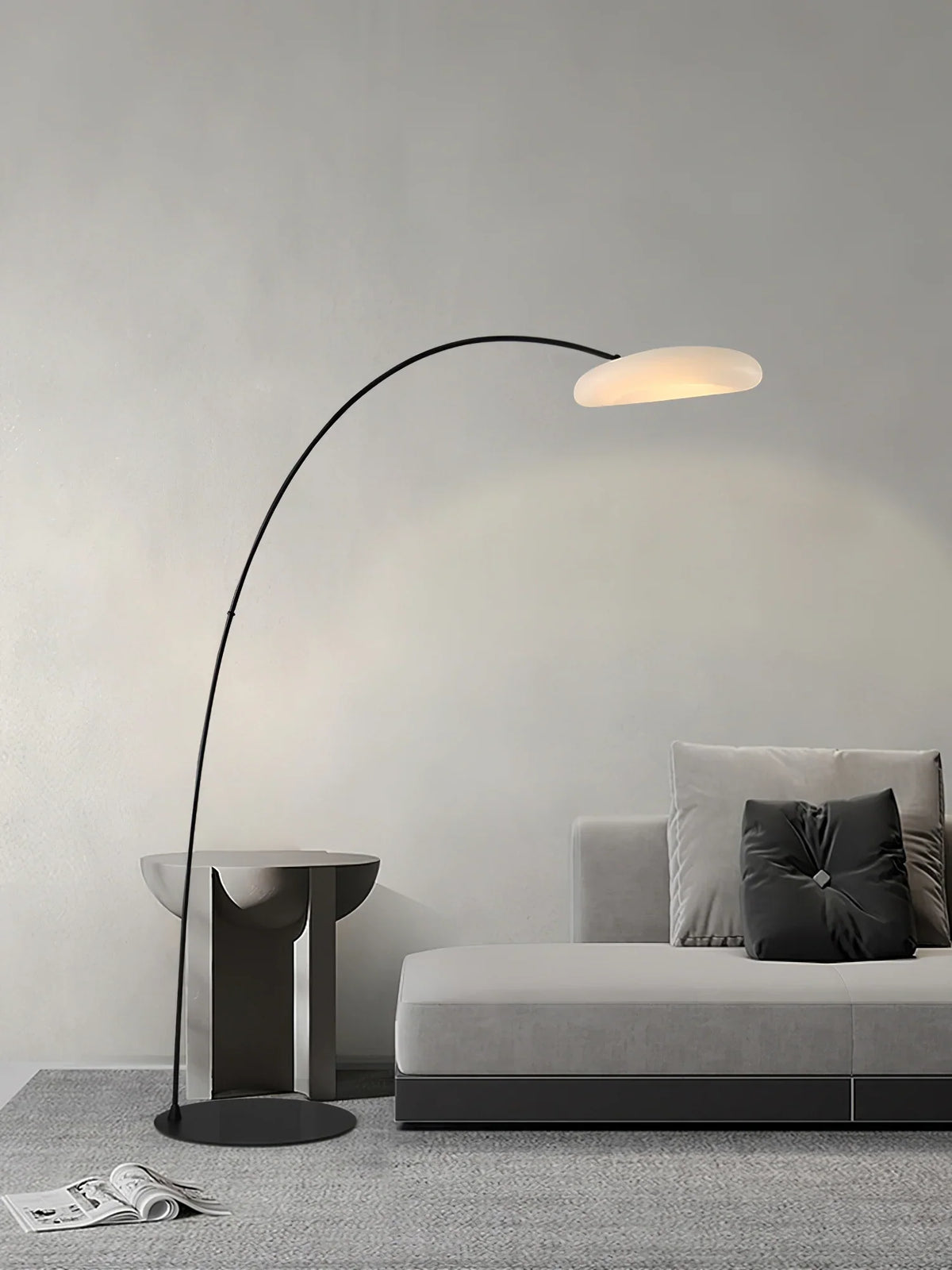 Mr Magoo Floor Lamp – Modern Minimalist Tall Standing Lamp for Living Room, Black & White