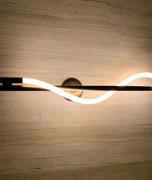Leto Wall Lamp