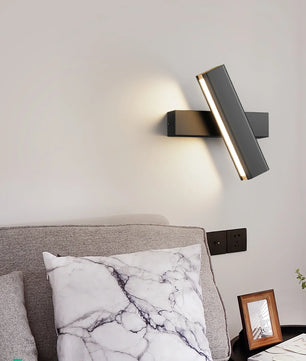 Clasp Wall Lamp