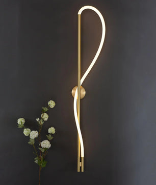 Leto Wall Lamp