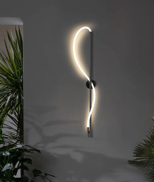 Leto Wall Lamp