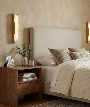 Stelo Alabaster Elongated Wall Sconce