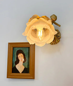 Putti Statuettes Brass Wall Lamp