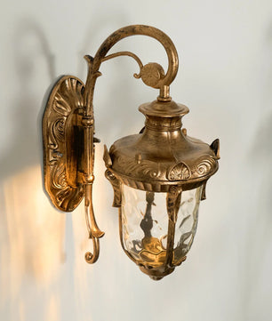 Heritage Outdoor Wall Lamp