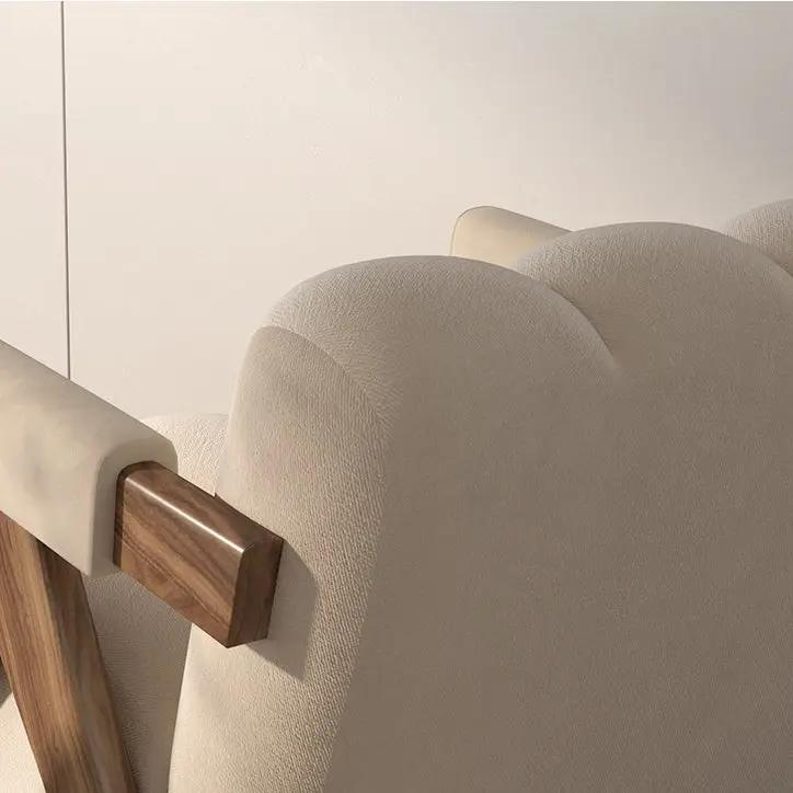 Minimalist Lounge Chair