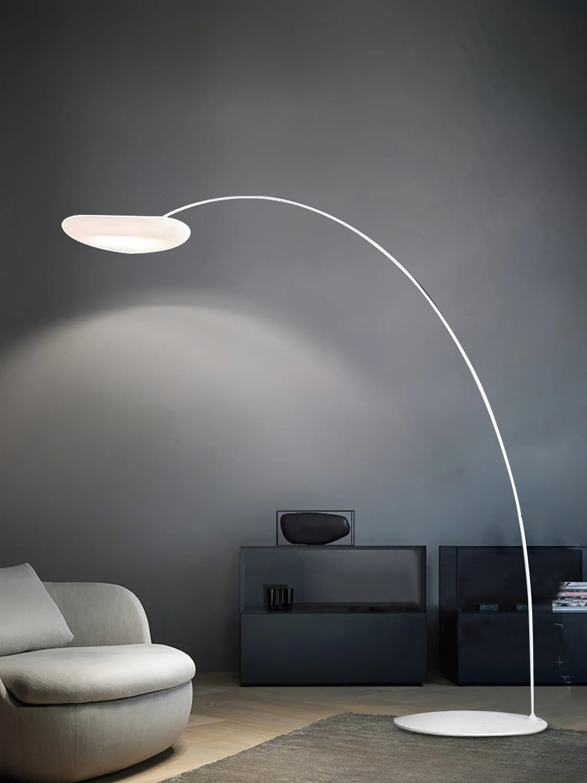 Mr Magoo Floor Lamp – Modern Minimalist Tall Standing Lamp for Living Room, Black & White