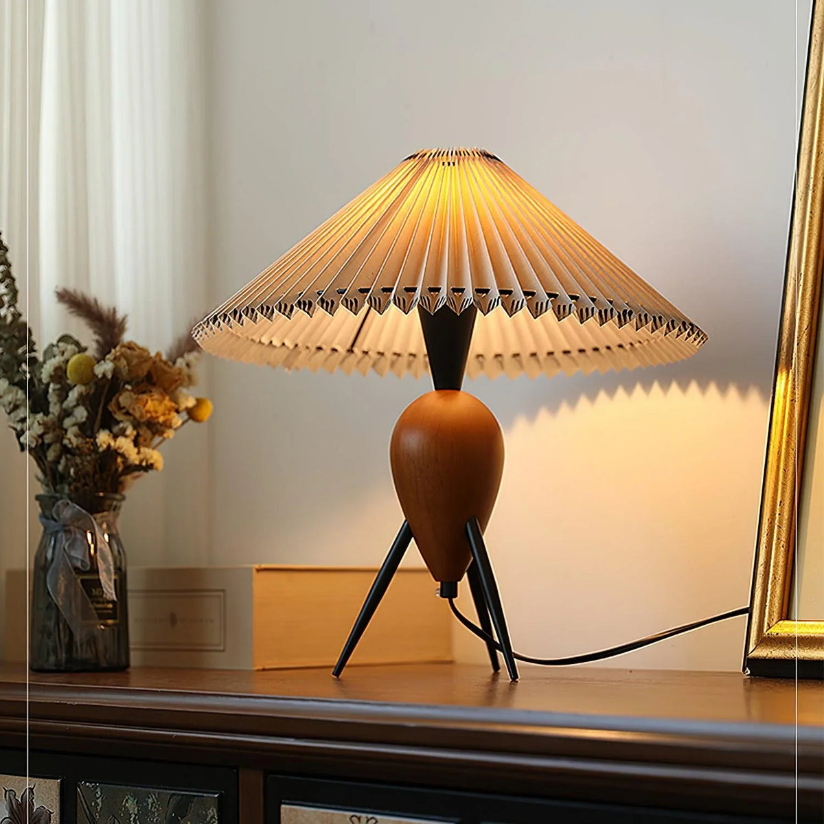 Makie Table Lamp