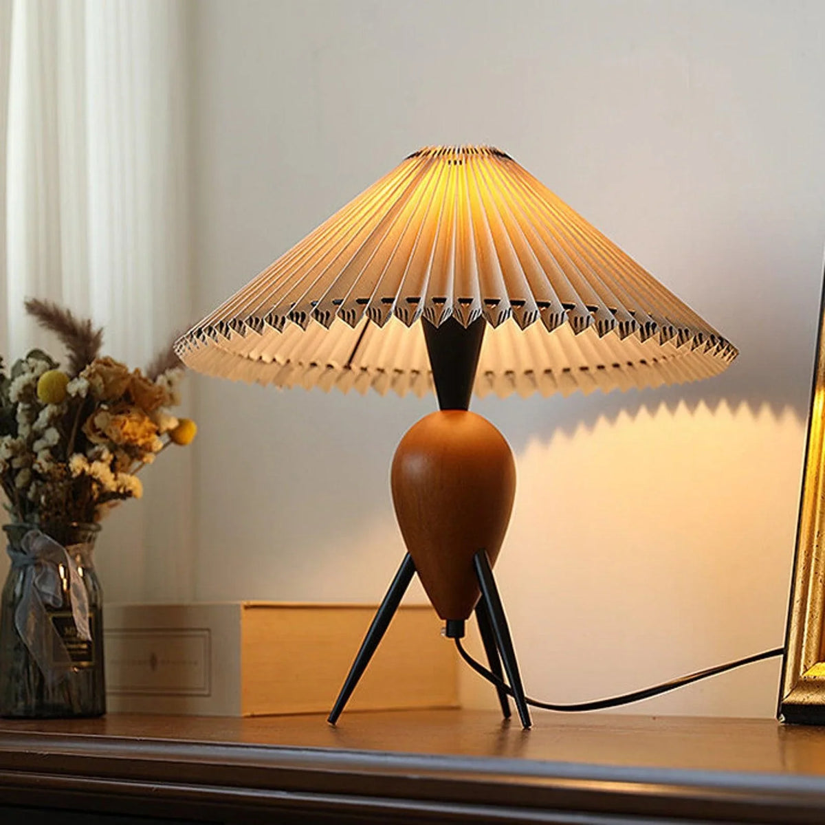 Makie Table Lamp